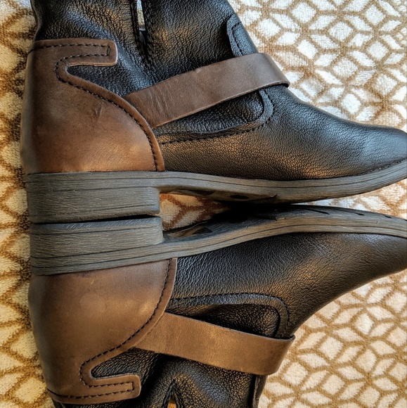 BCBGeneration Boots - Picture 3 of 6